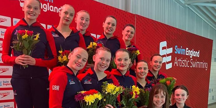 Artistic swimming team photo 2022