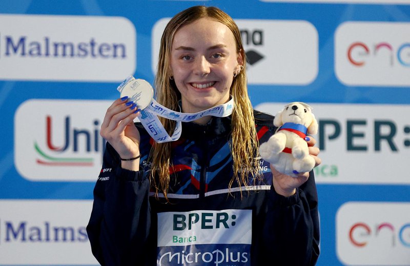 Medi Harris 100m Backstroke SILVER podium shot Rome 2022.JPG